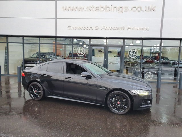 2017 L JAGUAR XE 2.0 R-SPORT 4d 178 BHP **17 REG** ONLY 2987 MILES**