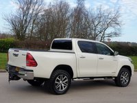 USED 2018 68 TOYOTA HI-LUX 2.4 INVINCIBLE X 4WD D-4D DCB 4d 147 BHP STILL UNDER DEALER WARRANTY !!