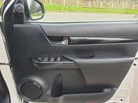 USED 2018 68 TOYOTA HI-LUX 2.4 INVINCIBLE X 4WD D-4D DCB 4d 147 BHP STILL UNDER DEALER WARRANTY !!
