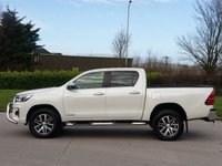 USED 2018 68 TOYOTA HI-LUX 2.4 INVINCIBLE X 4WD D-4D DCB 4d 147 BHP STILL UNDER DEALER WARRANTY !!