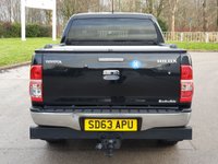 USED 2013 63 TOYOTA HI-LUX 3.0 INVINCIBLE 4X4 D-4D DCB 169 BHP SATNAV+LEATHER ** NO VAT ** NO VAT