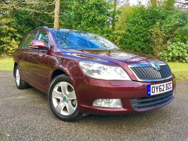 2012 62 Skoda Octavia 1.4 ELEGANCE TSI DSG 5d AUTO 121 BHP ONLY 6,990 MILES/1 OWNER / FULL SKODA HISTORY X5 SERVICE STAMPS/ REAR PARK ASSIST