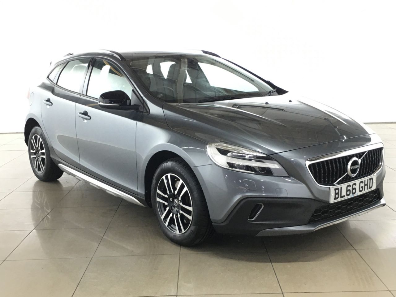 View our VOLVO V40