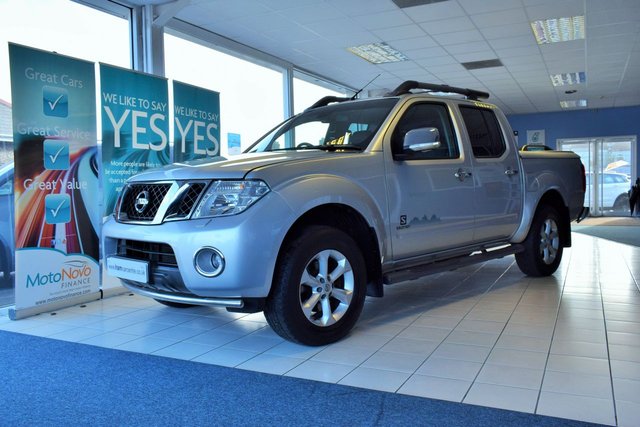 2015 15 Nissan Navara 2.5 DCI SALOMON 4X4 SHR DOUBLE CAB 188 BHP VERY LOW MILES