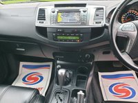 USED 2015 15 TOYOTA HI-LUX 3.0 INVINCIBLE 4X4 D-4D DCB 169 BHP SAT NAV + LEATHER + PARKING SENSORS