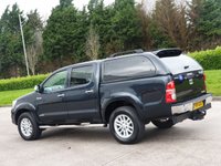 USED 2015 15 TOYOTA HI-LUX 3.0 INVINCIBLE 4X4 D-4D DCB 169 BHP SAT NAV + LEATHER + PARKING SENSORS