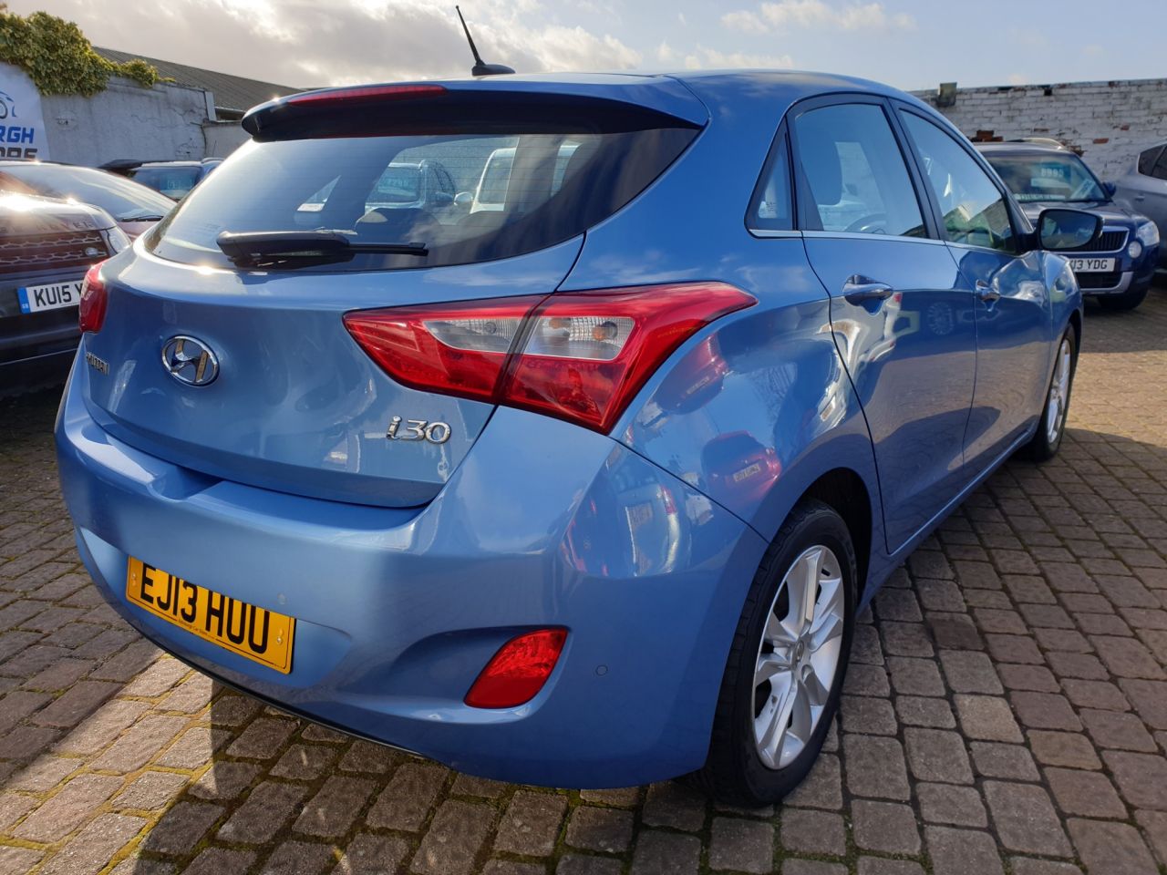 13 Hyundai I30 Style Nav Blue Drive Crdi 5 595
