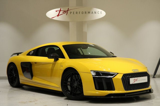 2015 65 Audi R8 5.2 V10 PLUS QUATTRO 2d 602 BHP