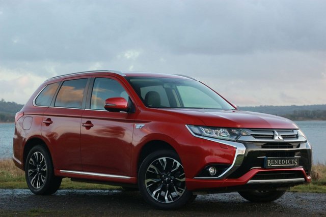 2015 65 Mitsubishi Outlander 2.0 PHEV GX 4H 5d 161 BHP