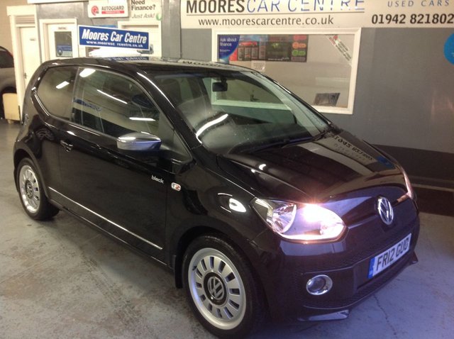 2012 12 Volkswagen Up 1.0 UP BLACK 3d 