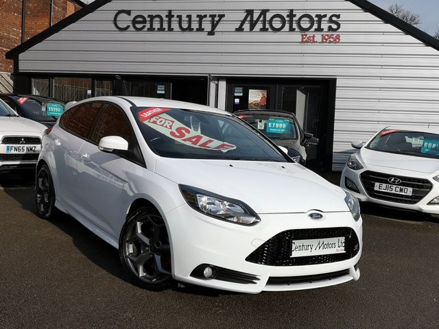 2013 13 Ford Focus 2.0 T ST-2 EcoBoost 5d 250 - LEATHER