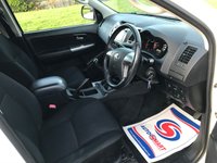 USED 2014 14 TOYOTA HI-LUX 2.5 ICON 4X4 D-4D DCB 142 BHP REVERSING CAMERA * NO VAT ** NO VAT