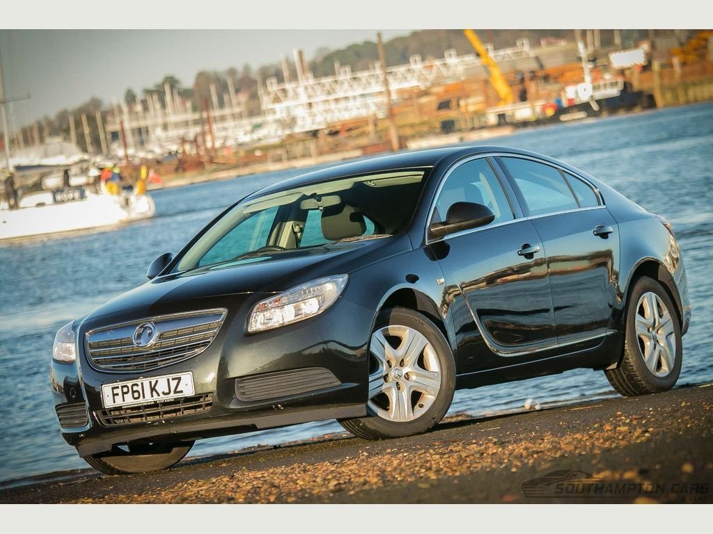 View our VAUXHALL INSIGNIA