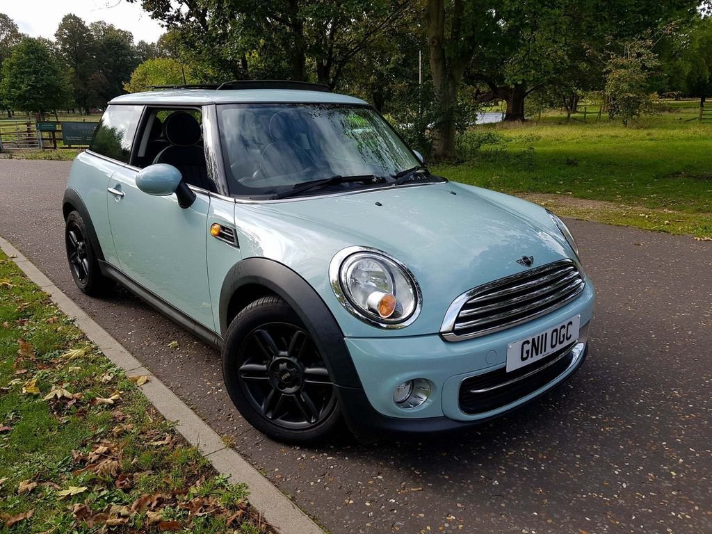 View our MINI HATCH COOPER