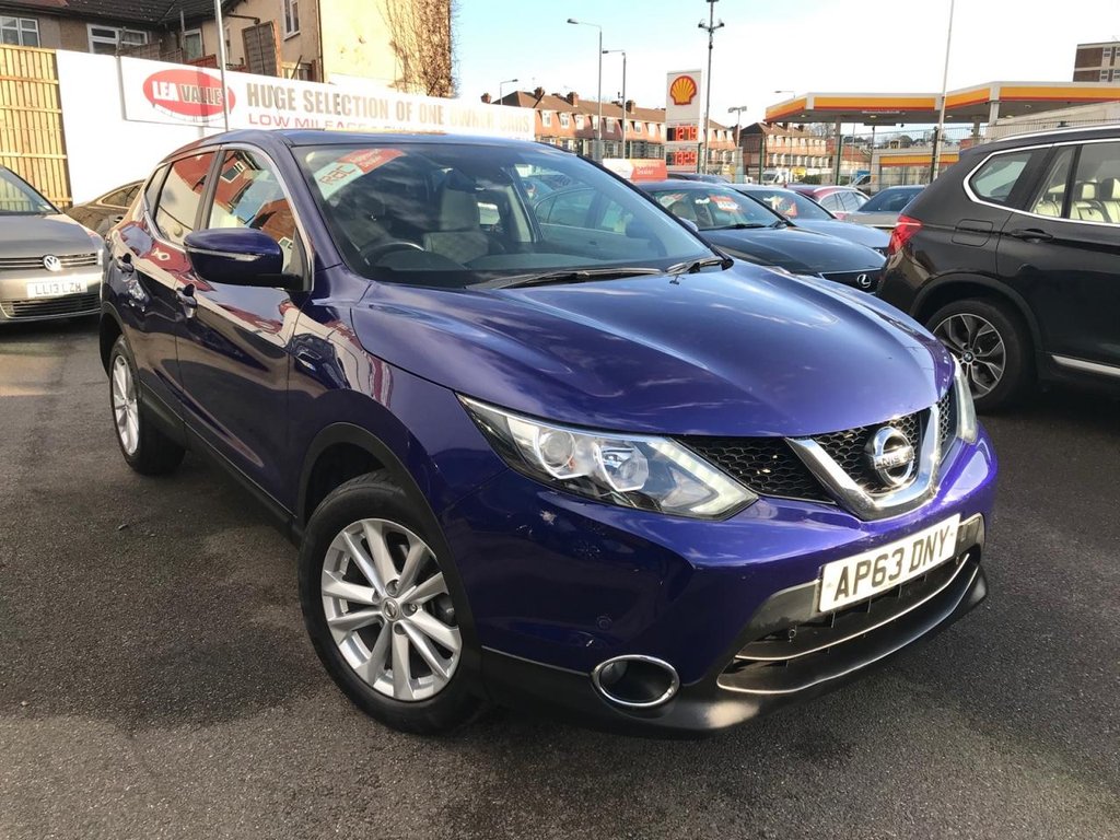 View our NISSAN QASHQAI