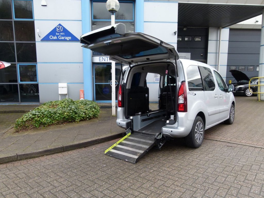 View our PEUGEOT PARTNER