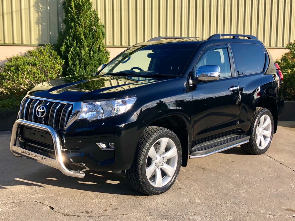 View our TOYOTA LAND CRUISER