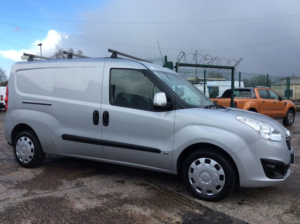 View our VAUXHALL COMBO VAN