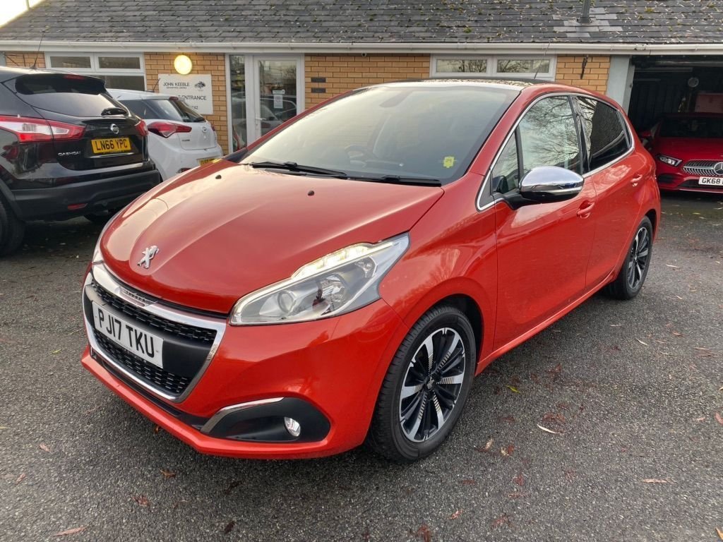 View our PEUGEOT 208
