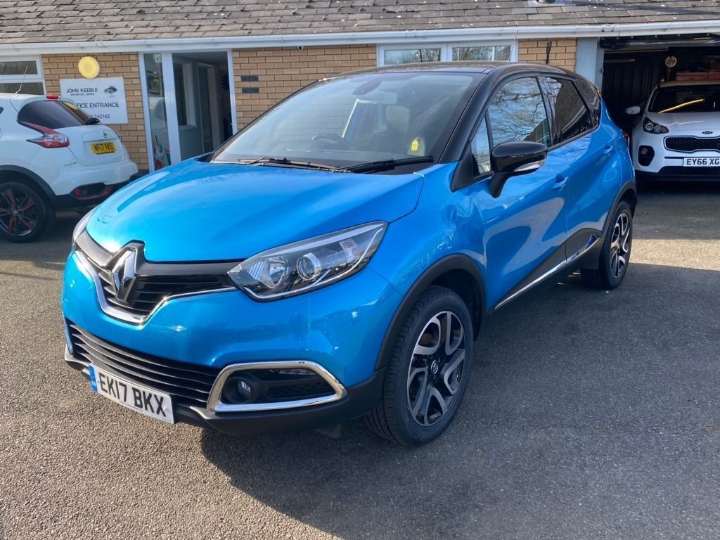 View our RENAULT CAPTUR