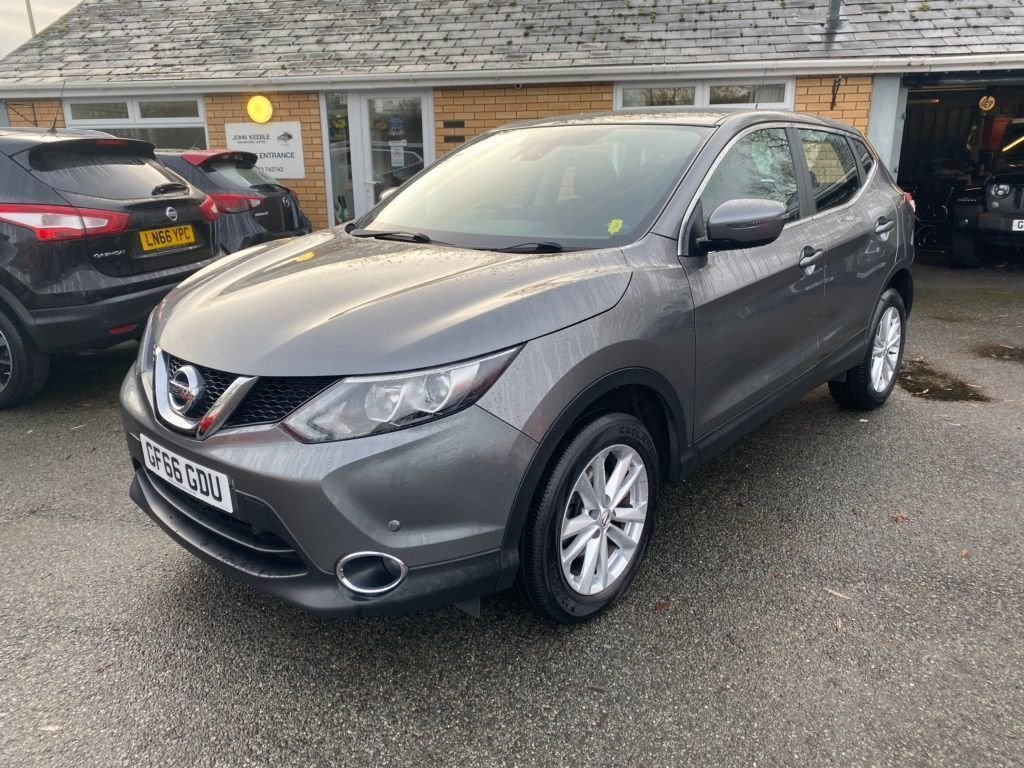 View our NISSAN QASHQAI