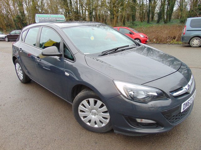 2013 63 Vauxhall Astra 1.4 EXCLUSIV 5d 98 BHP