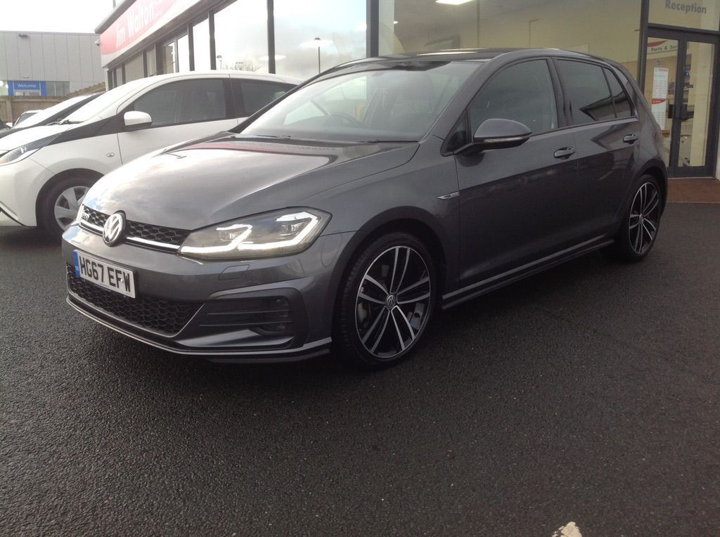 View our VOLKSWAGEN GOLF