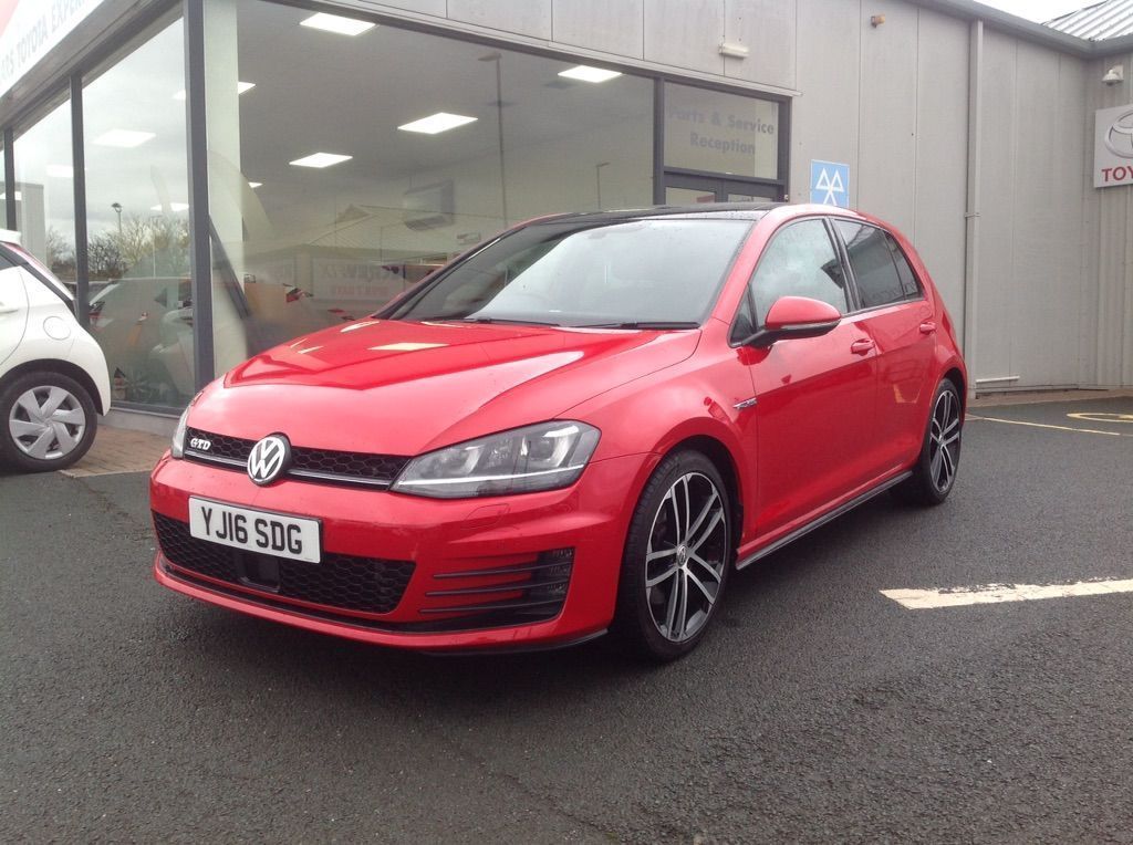 View our VOLKSWAGEN GOLF