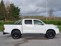 USED 2012 12 TOYOTA HI-LUX 3.0 INVINCIBLE 4X4 D-4D DCB 169 BHP SAT NAV + REVERSING CAMERA