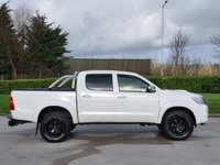 USED 2012 12 TOYOTA HI-LUX 3.0 INVINCIBLE 4X4 D-4D DCB 169 BHP SAT NAV + REVERSING CAMERA