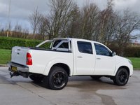 USED 2012 12 TOYOTA HI-LUX 3.0 INVINCIBLE 4X4 D-4D DCB 169 BHP SAT NAV + REVERSING CAMERA