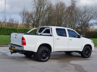 USED 2012 12 TOYOTA HI-LUX 3.0 INVINCIBLE 4X4 D-4D DCB 169 BHP SAT NAV + REVERSING CAMERA