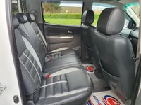 USED 2012 12 TOYOTA HI-LUX 3.0 INVINCIBLE 4X4 D-4D DCB 169 BHP SAT NAV + REVERSING CAMERA