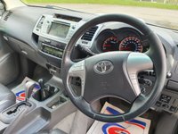 USED 2012 12 TOYOTA HI-LUX 3.0 INVINCIBLE 4X4 D-4D DCB 169 BHP SAT NAV + REVERSING CAMERA