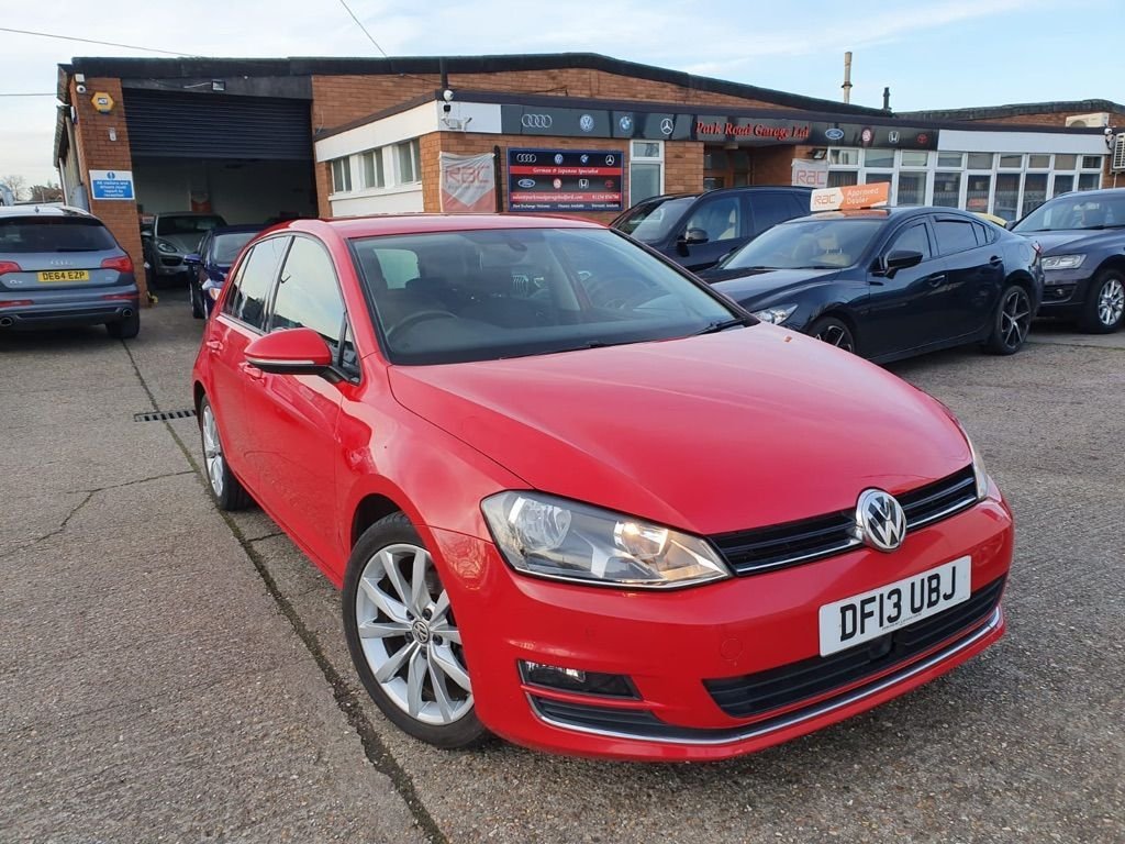 View our VOLKSWAGEN GOLF
