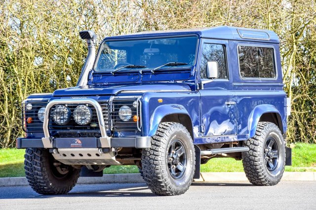 2002 02 Land Rover Defender 2.5 90 COUNTY S/W TD5 3d 120 BHP