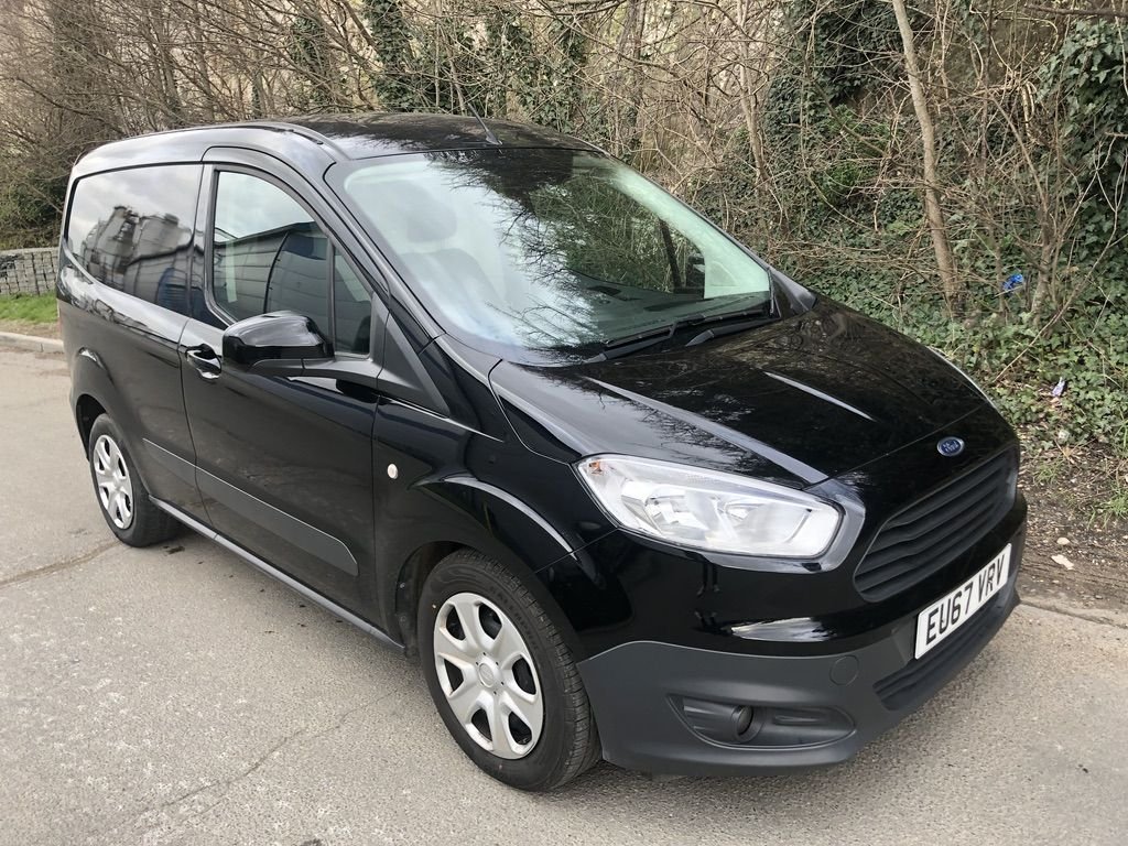 View our FORD TRANSIT COURIER