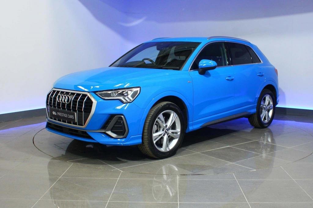 View our AUDI Q3