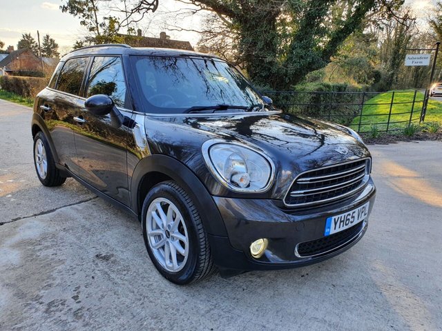 2015 65 MINI Countryman 1.6 COOPER 5d 122 BHP