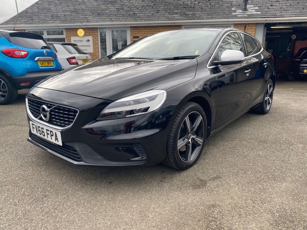 View our VOLVO V40
