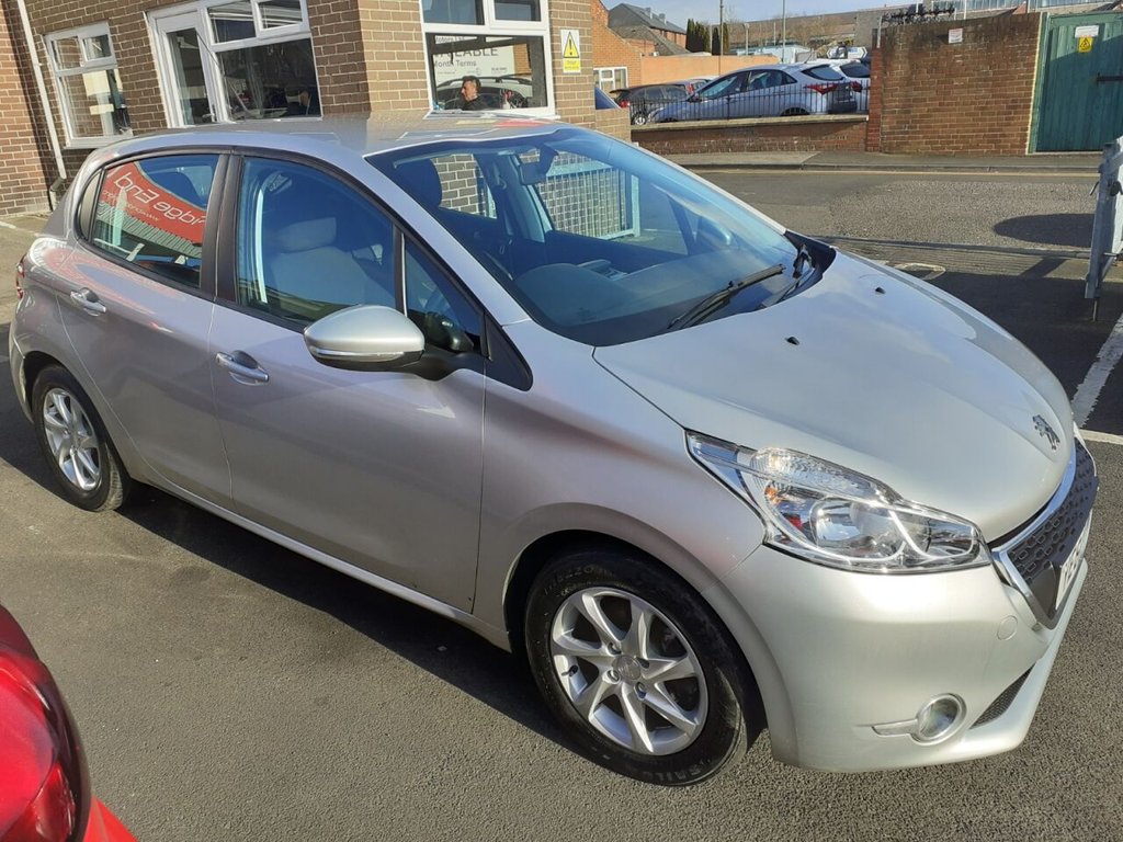 View our PEUGEOT 208
