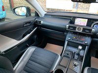 USED 2016 16 LEXUS IS 2.5 300H SPORT 4d 179 BHP 