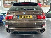 USED 2013 13 BMW X5 3.0 XDRIVE30D SE 5d 241 BHP PRO NAV - HEATED AND POWERED FRONT SEATS - 20" ALLOY WHEELS - ALUMINUM RUNNING BOARDS - 7 SEATS