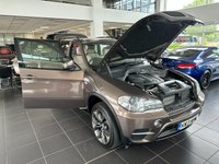 USED 2013 13 BMW X5 3.0 XDRIVE30D SE 5d 241 BHP PRO NAV - HEATED AND POWERED FRONT SEATS - 20" ALLOY WHEELS - ALUMINUM RUNNING BOARDS - 7 SEATS