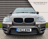 USED 2013 13 BMW X5 3.0 XDRIVE30D SE 5d 241 BHP PRO NAV - HEATED AND POWERED FRONT SEATS - 20" ALLOY WHEELS - ALUMINUM RUNNING BOARDS - 7 SEATS