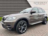 USED 2013 13 BMW X5 3.0 XDRIVE30D SE 5d 241 BHP PRO NAV - HEATED AND POWERED FRONT SEATS - 20" ALLOY WHEELS - ALUMINUM RUNNING BOARDS - 7 SEATS
