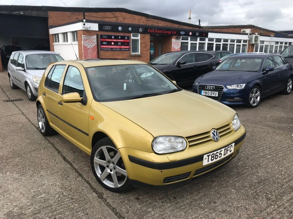 View our VOLKSWAGEN GOLF