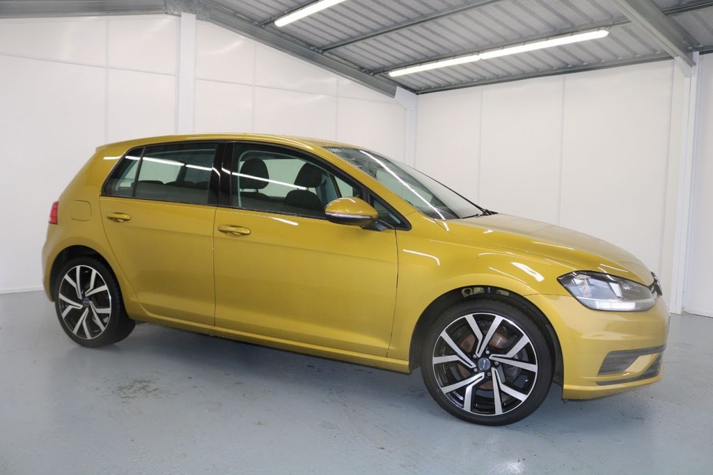 View our VOLKSWAGEN GOLF