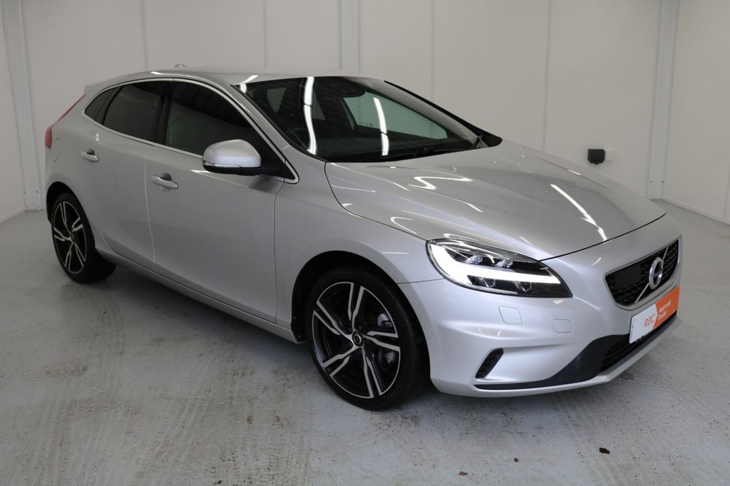 View our VOLVO V40