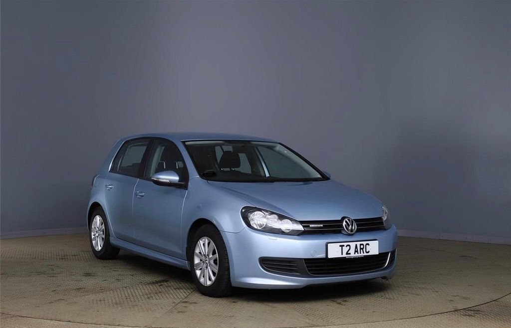 View our VOLKSWAGEN GOLF